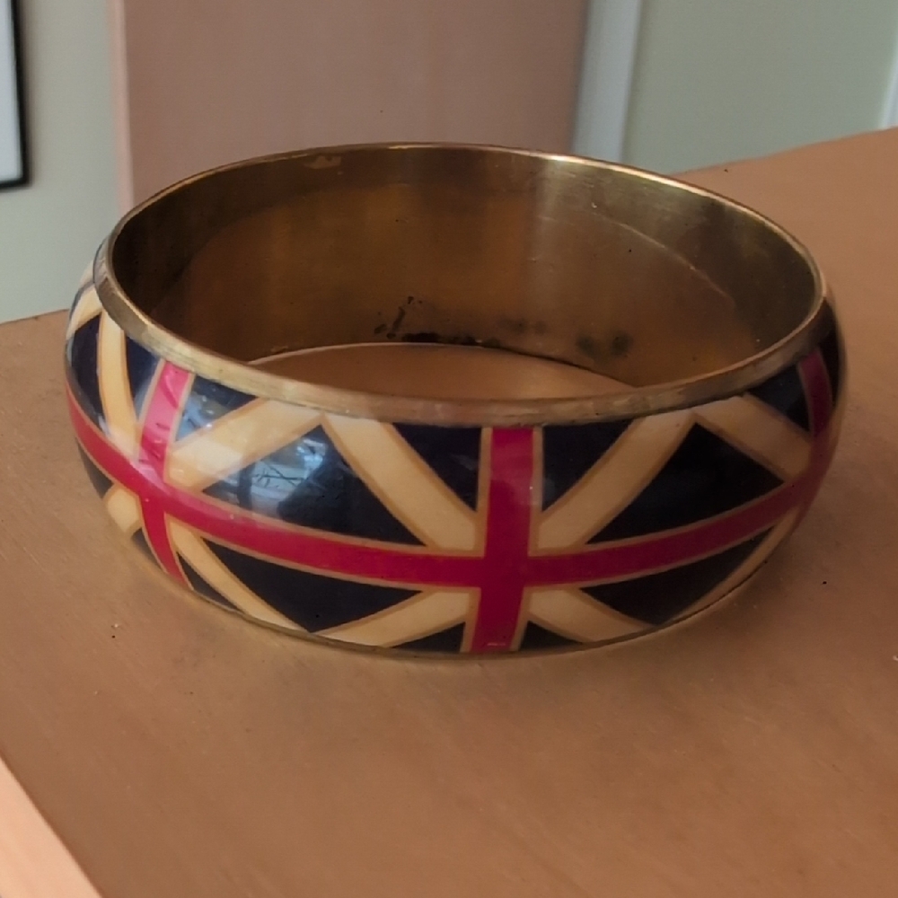 Vintage Union Jack Bangle Bracelet... Metal Looks To Be Brass